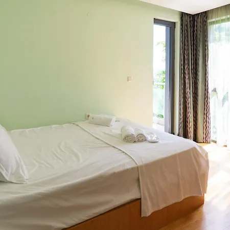 Flat With Monster Living Varna