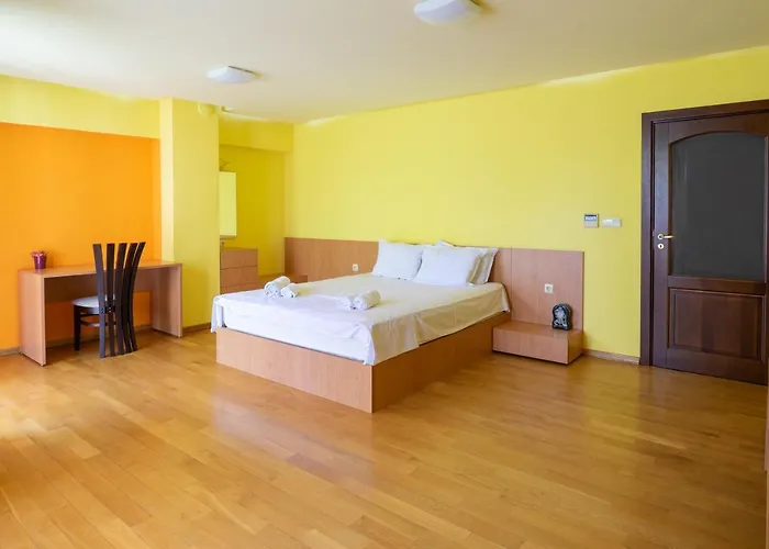 Flat With Monster Living *