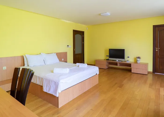 Flat With Monster Living Apartment Warna