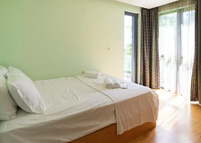 Flat With Monster Living Варна